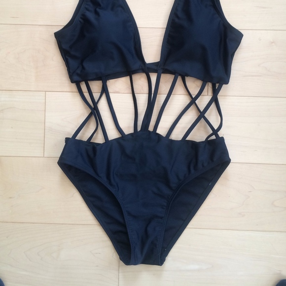 One Piece Cutout Swimsuit - Picture 2 of 4